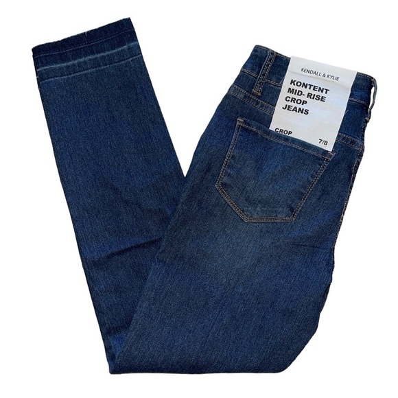 KENDALL & KYLIE Kontent Mid-Rise Crop Jeans Raw Hem | Size 7/8 | NWT - Picture 1 of 6